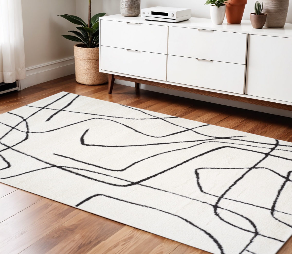 571013 4 x 6 ft. Ivory & Black Abstract Rectangle Area Rug