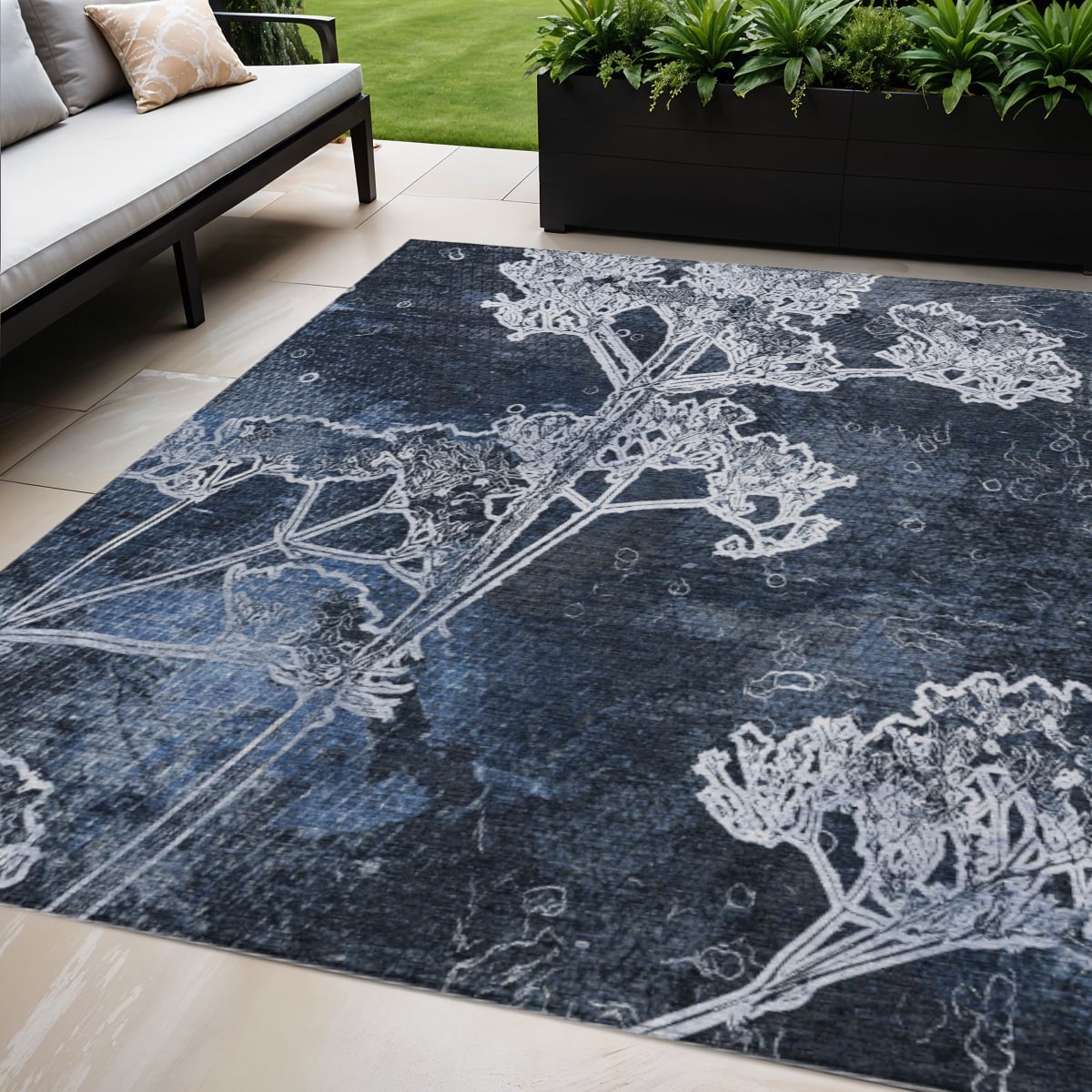 639858 5 x 8 ft. Navy Blue & Ivory Floral Washable Transitional Indoor & Outdoor Rectangle Area Rug