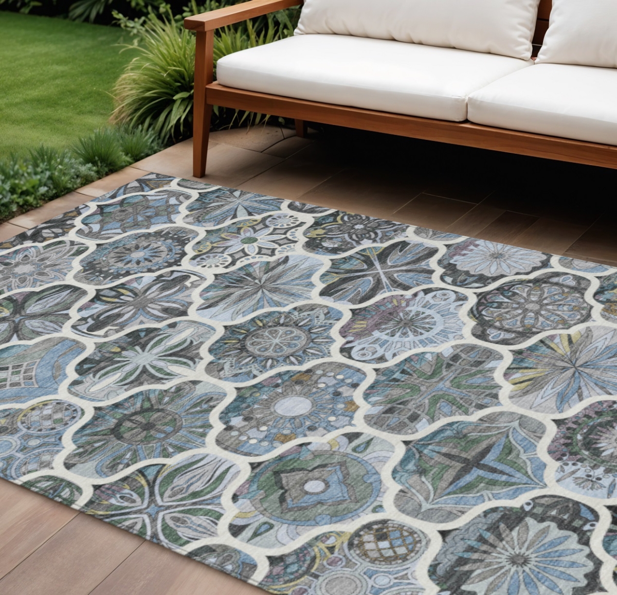 640663 10 x 14 ft. Blue & Ivory Quatrefoil Washable Transitional Indoor & Outdoor Rectangle Area Rug