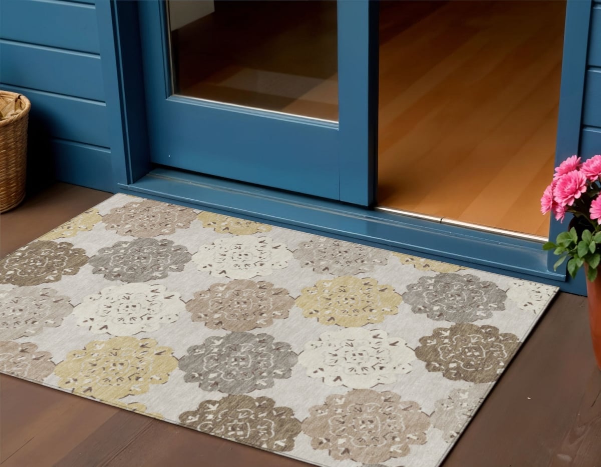 661099 3 x 5 ft. Pearl Ivory & Wheat Quatrefoil Washable Transitional Indoor & Outdoor Rectangle Area Rug