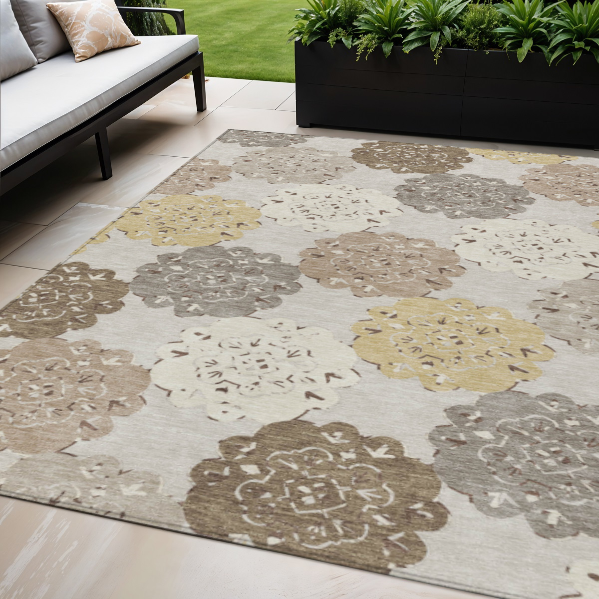661100 5 x 8 ft. Pearl Ivory & Wheat Quatrefoil Washable Transitional Indoor & Outdoor Rectangle Area Rug