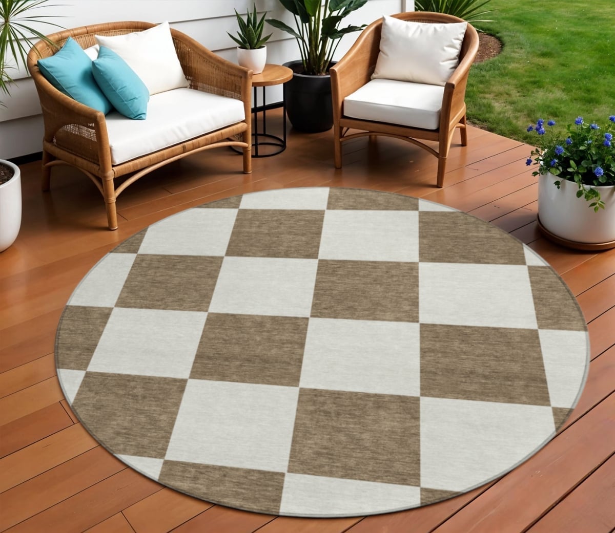 660675 8 ft. Chocolate & Ivory Geometric Washable Transitional Indoor & Outdoor Round Area Rug