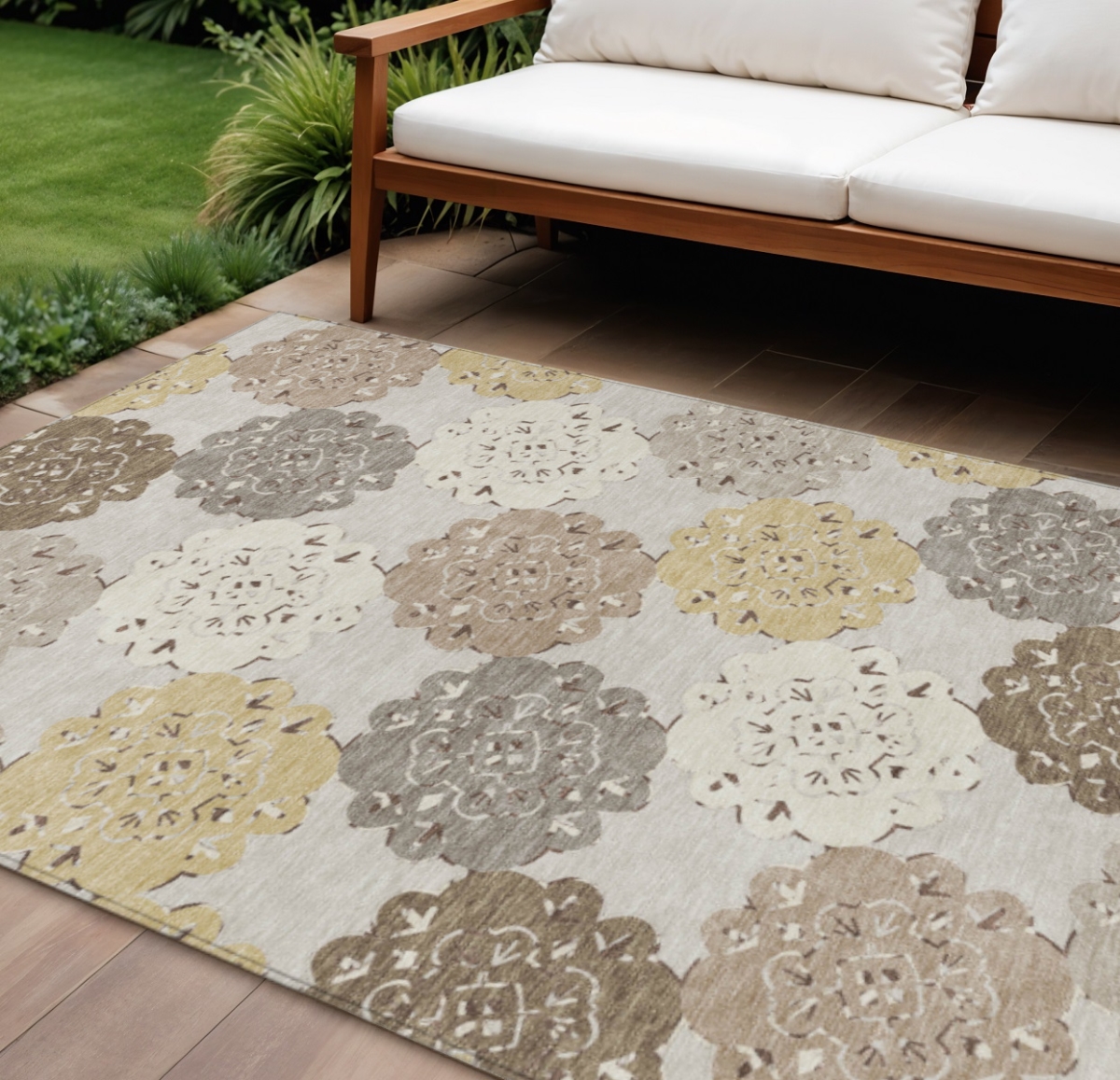 661104 10 x 14 ft. Pearl Ivory & Wheat Quatrefoil Washable Transitional Indoor & Outdoor Rectangle Area Rug