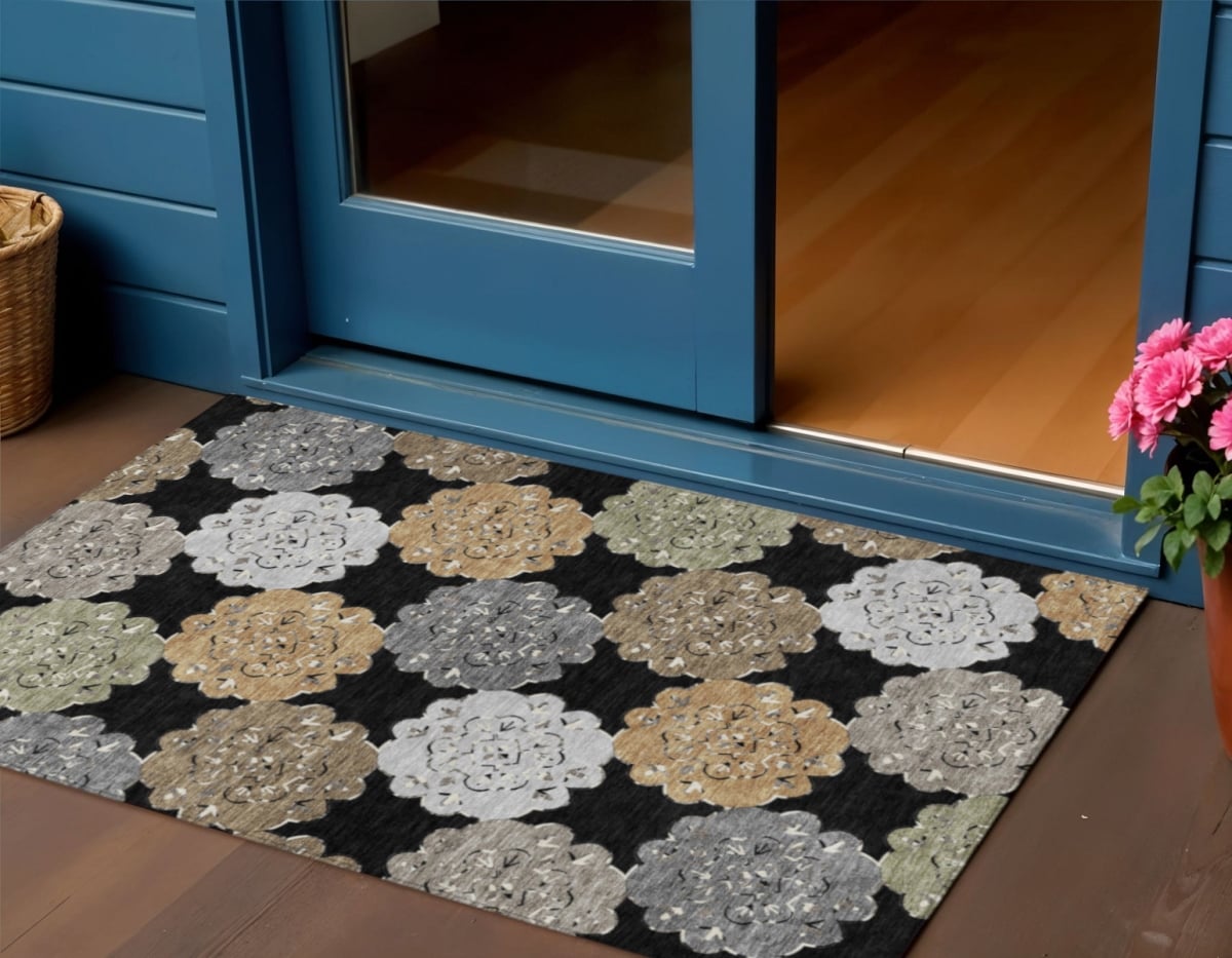 661075 3 x 5 ft. Black, Ivory & Khaki Quatrefoil Washable Transitional Indoor & Outdoor Rectangle Area Rug