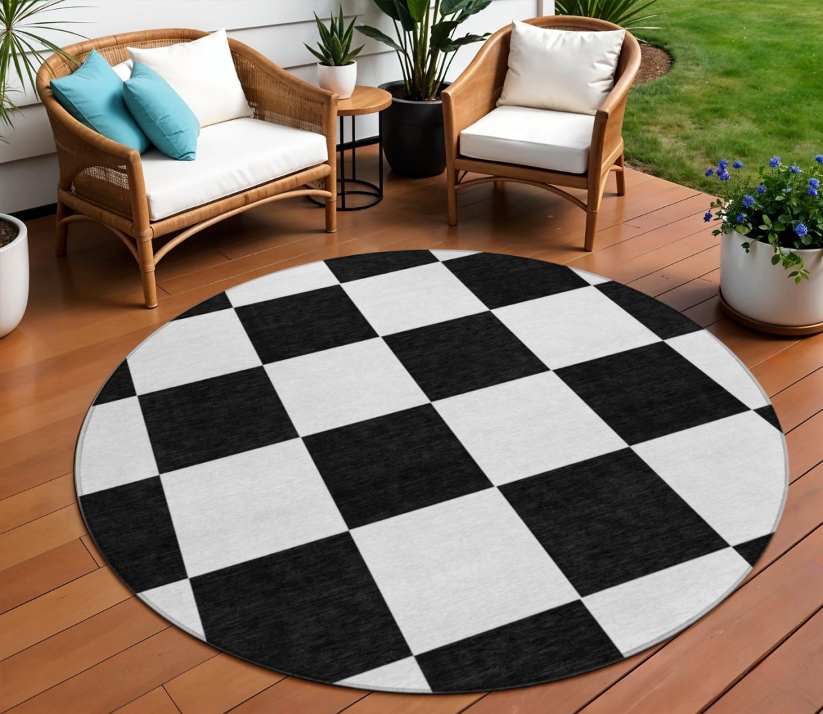 660663 8 ft. Black & White Geometric Washable Transitional Indoor & Outdoor Round Area Rug