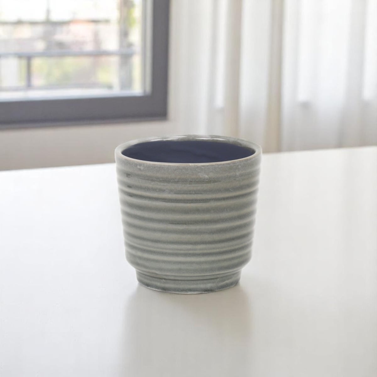 487405 23 oz Gray Ceramic Striped Round Distressed Pot Planter