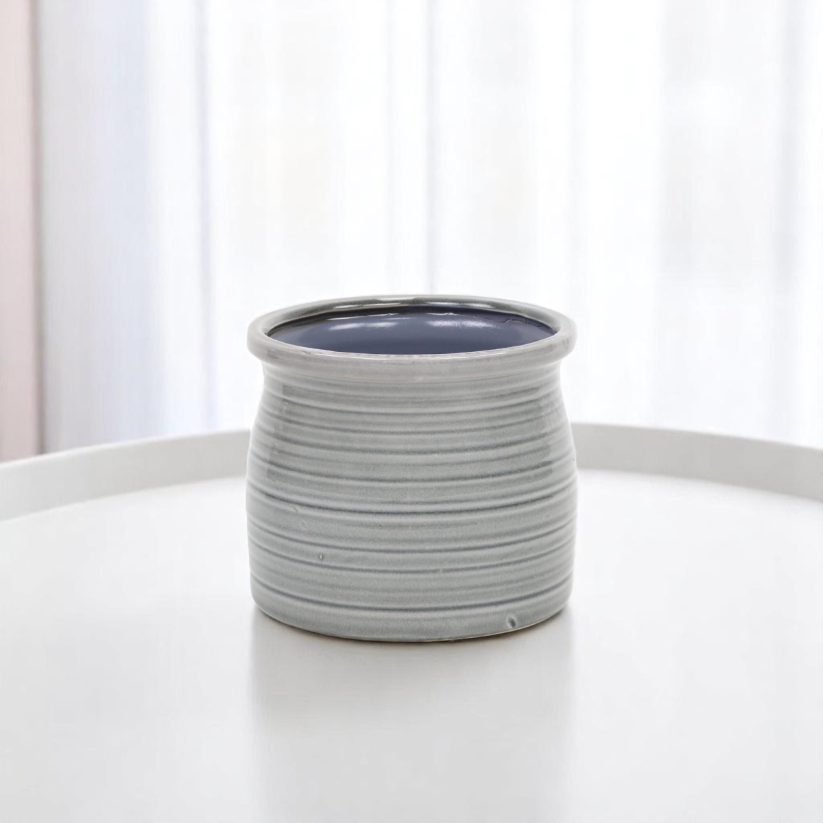 487408 51 oz Gray Ceramic Striped Round Distressed Pot Planter