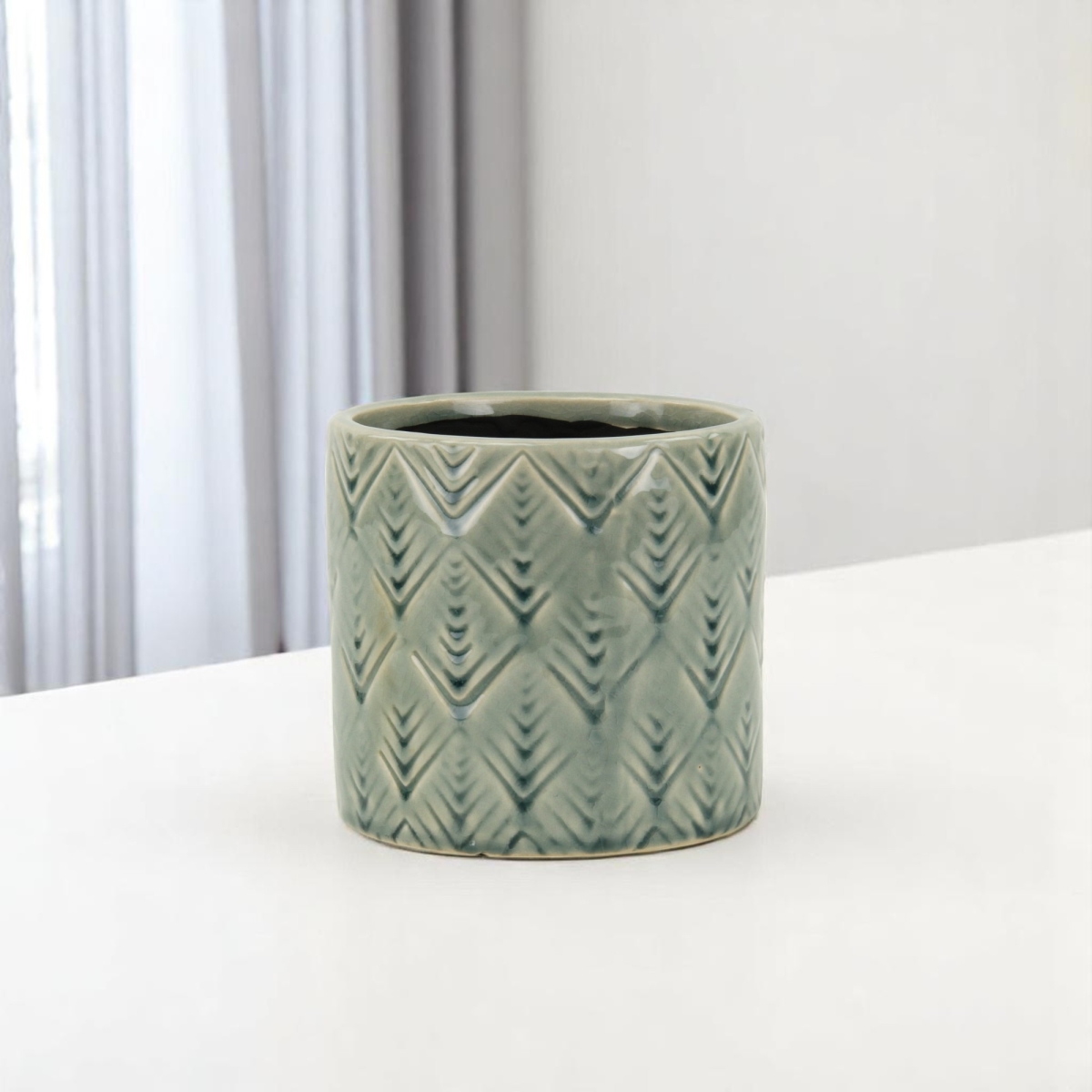487426 33 oz Green Ceramic Geometric Round Distressed Pot Planter