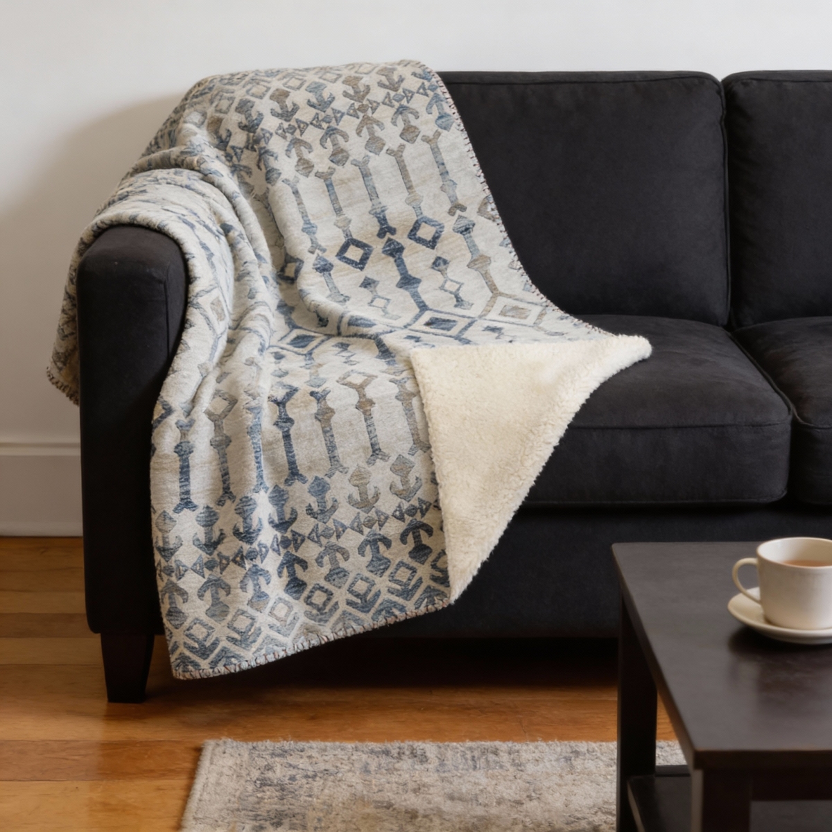 712376 50 x 70 in. Ivory & Teal Geometric Microfiber Plush Throw Blanket