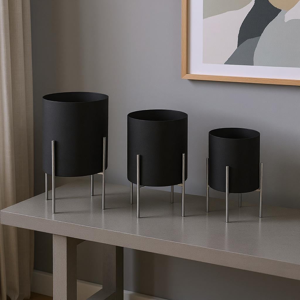 609411 20 oz Black Metal Round Pot Planters, Set of 2