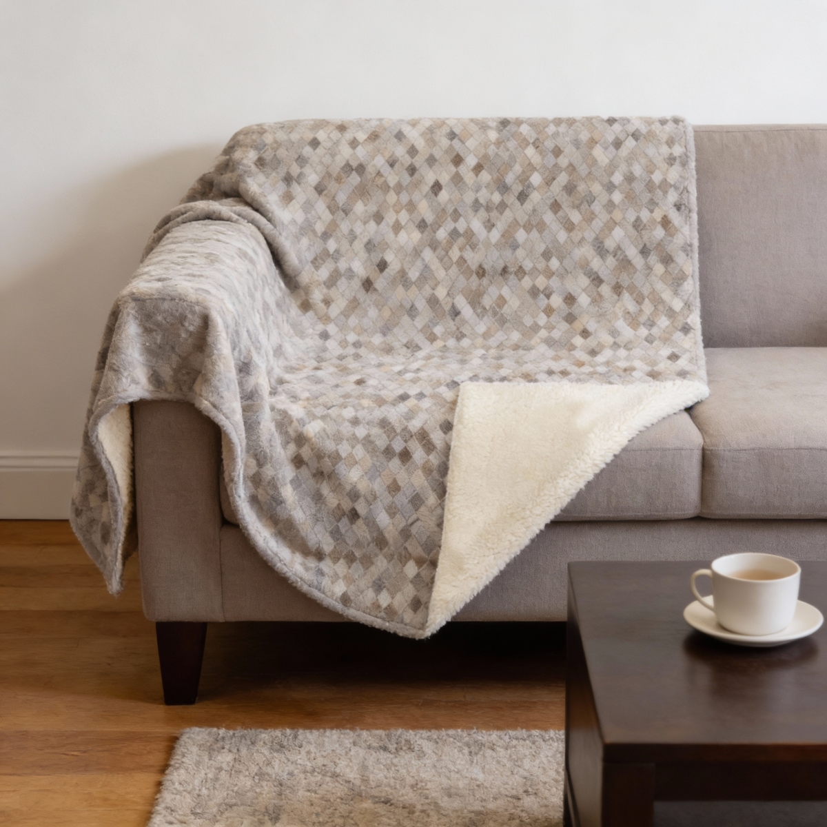 712418 50 x 70 in. Gray Beige & Ivory Geometric Microfiber Plush Throw Blanket