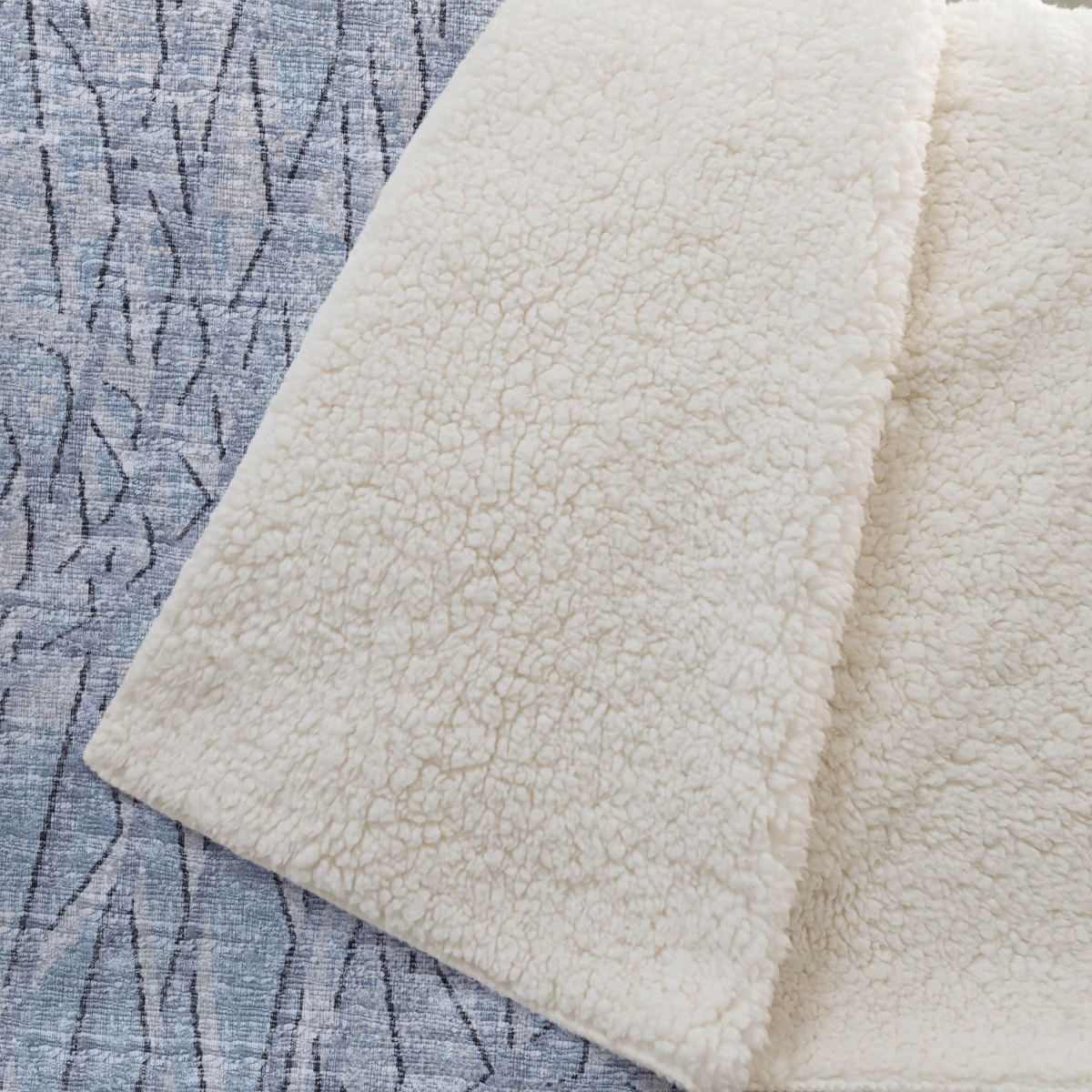 699023 50 x 70 in. Blue & Beige Abstract Microfiber Plush Throw Blanket
