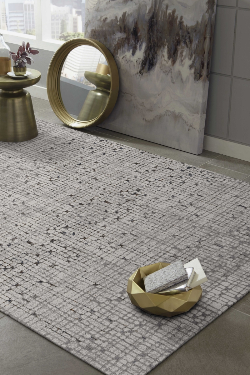 374796 79 x 114 in. Grey Polyester Rug