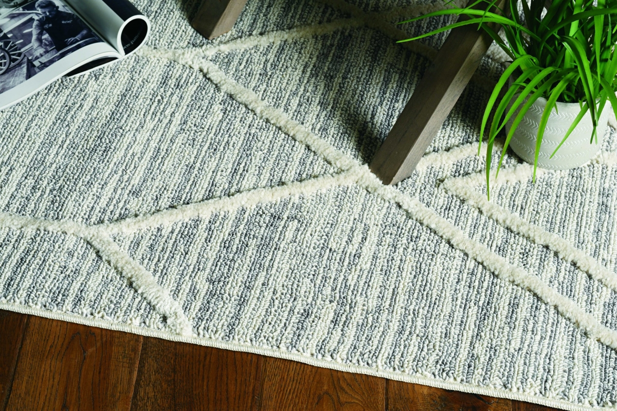 26 x 90 in. Ivory, Grey Polyester Rug