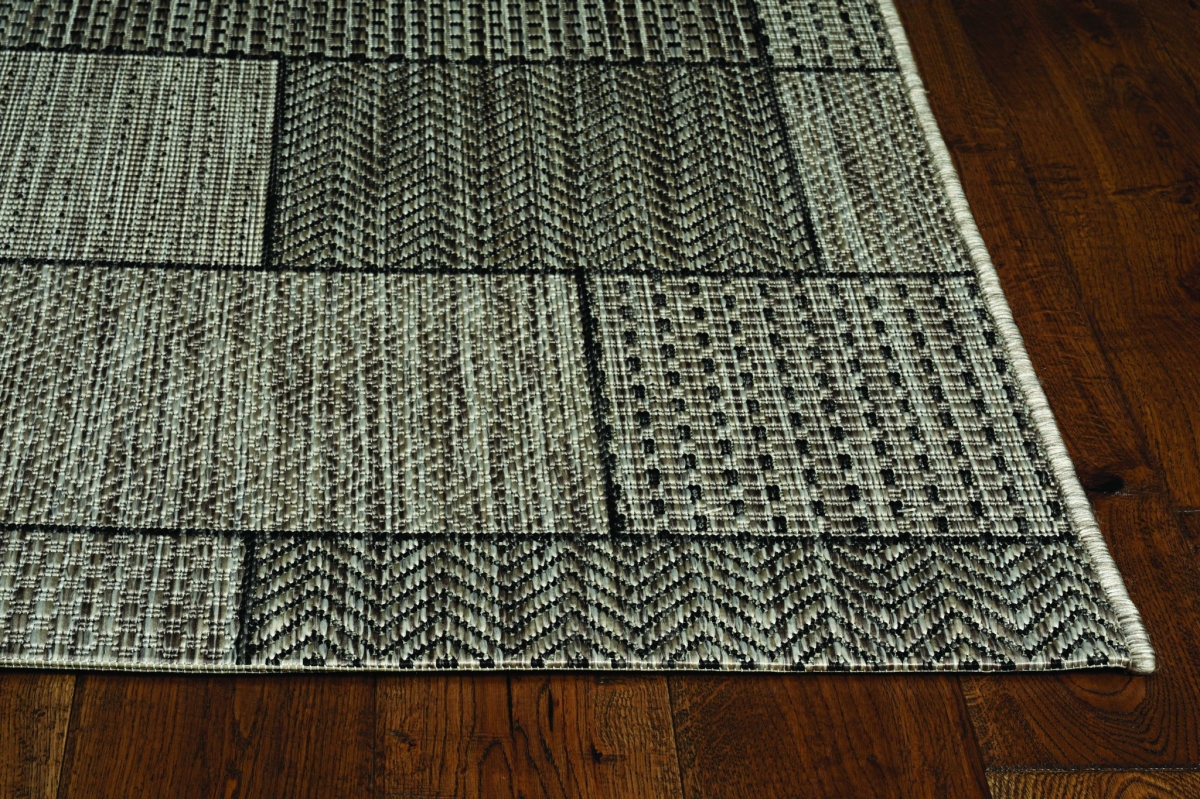 47 x 31 in. Grey Polypropylene Rug