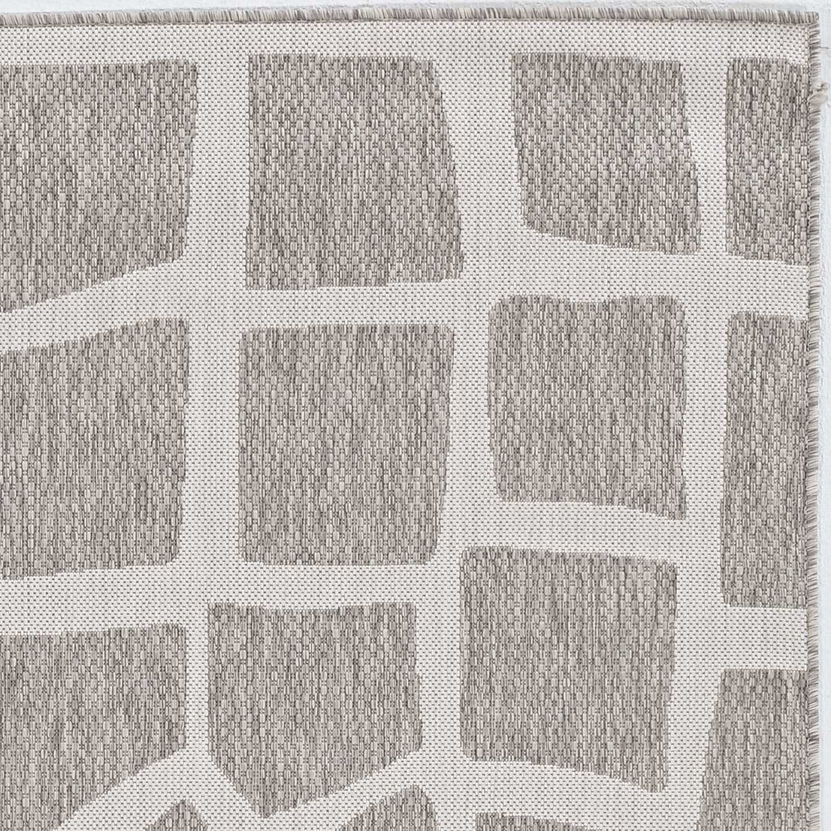 94 x 130 in. Ivory or Grey Polypropylene Rug