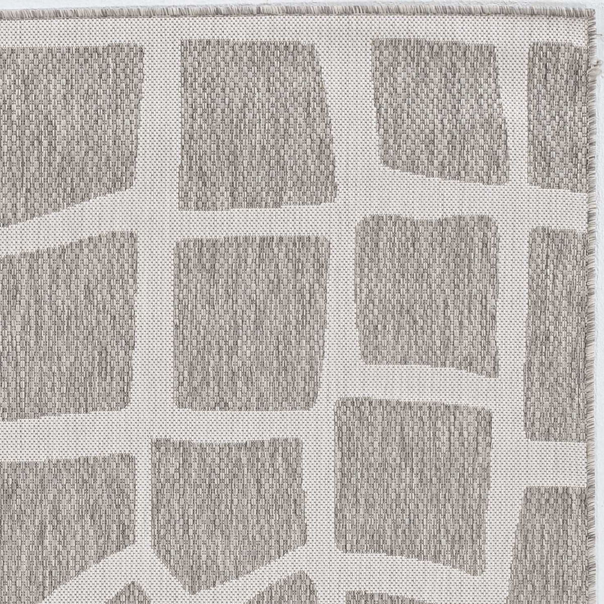 39 x 59 in. Ivory or Grey Polypropylene Rug