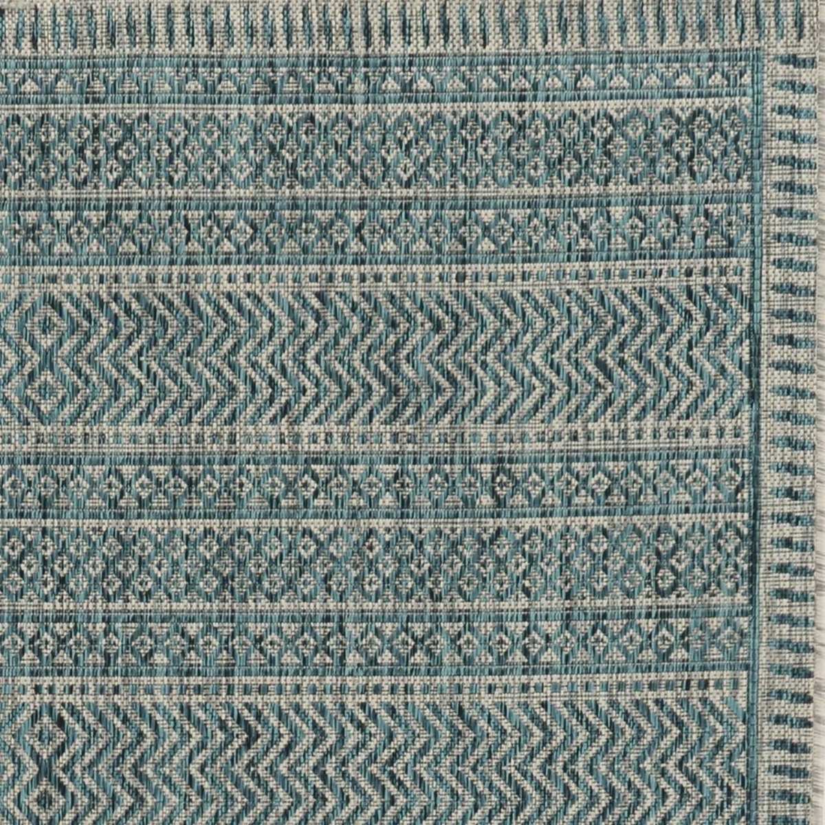 94 x 94 in. Teal Polypropylene Rug