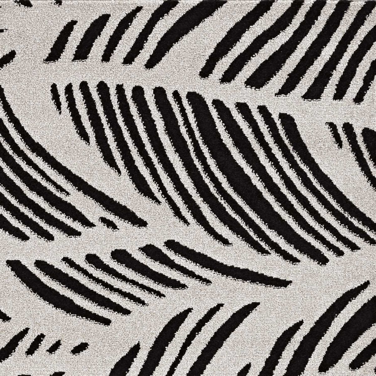 375011 79 x 114 in. Black or White Polypropylene Rug