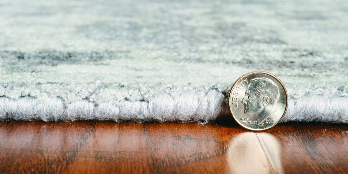374759 60 x 84 in. Grey Viscose Rug
