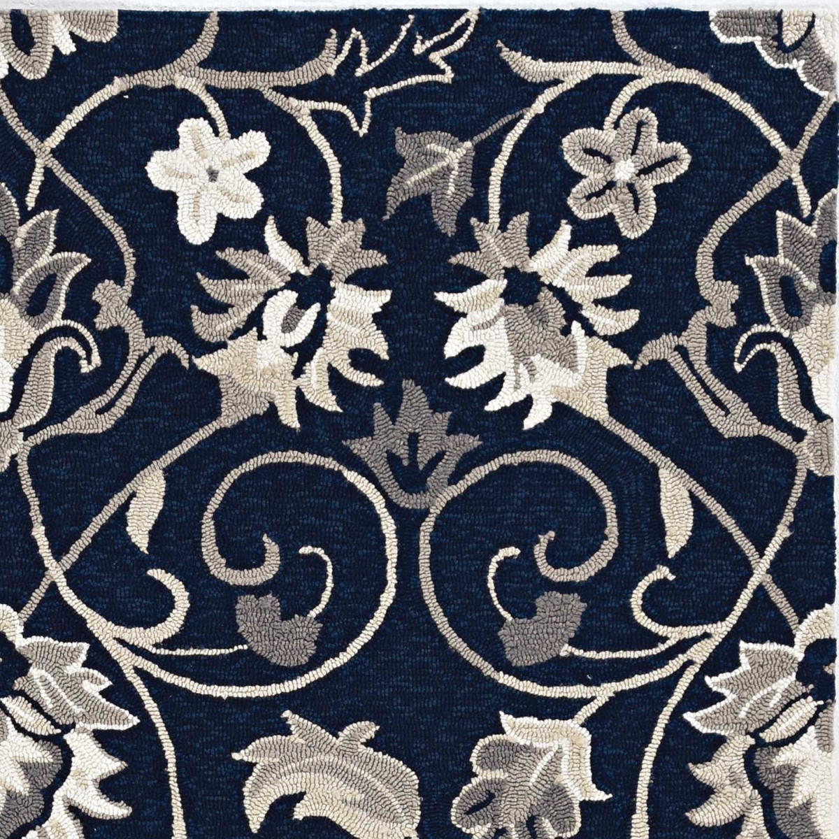 374698 39 x 63 in. Navy Polypropylene Rug