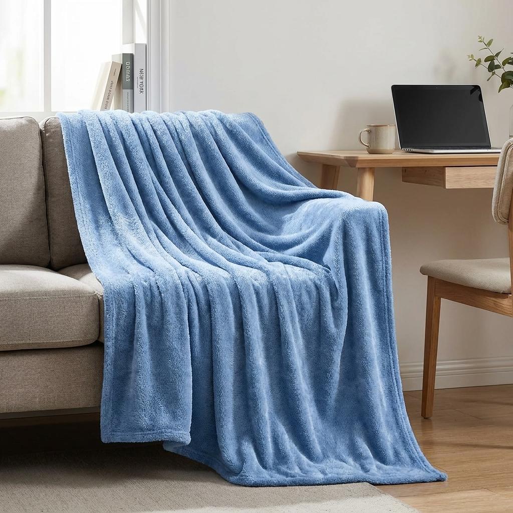 527416 50 x 60 in. Blue Fleece Plush Throw Blanket