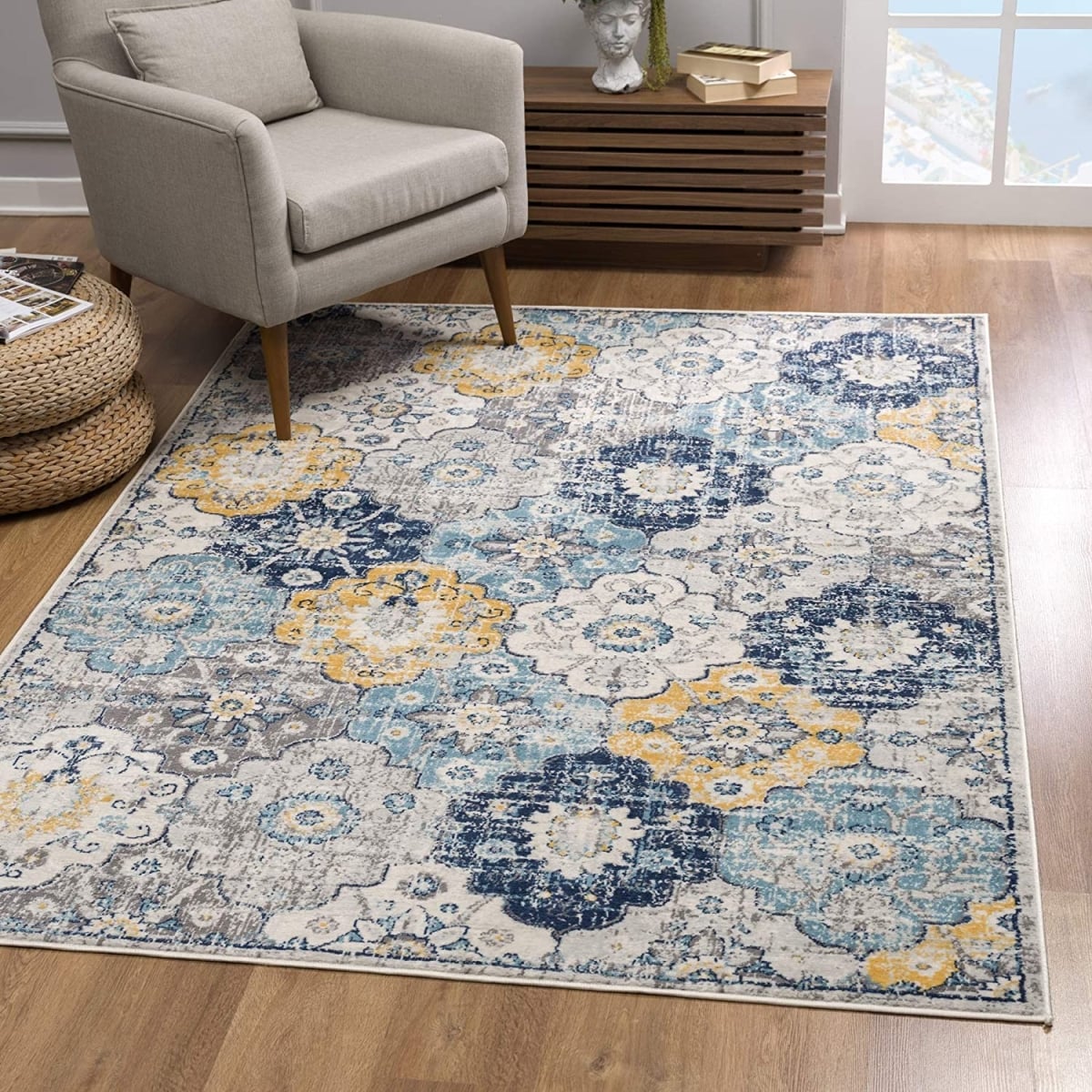 392918 7 x 10 ft. Blue Distressed Floral Area Rug