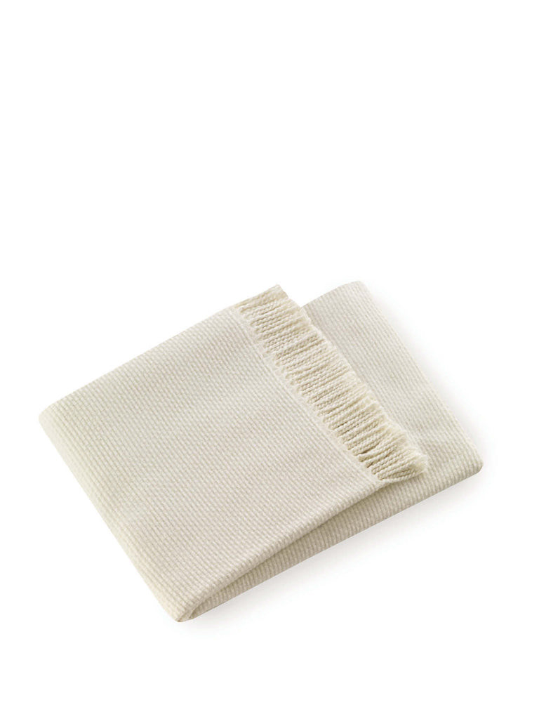 475694 Soft White Links Pattern Throw Blanket, Cream