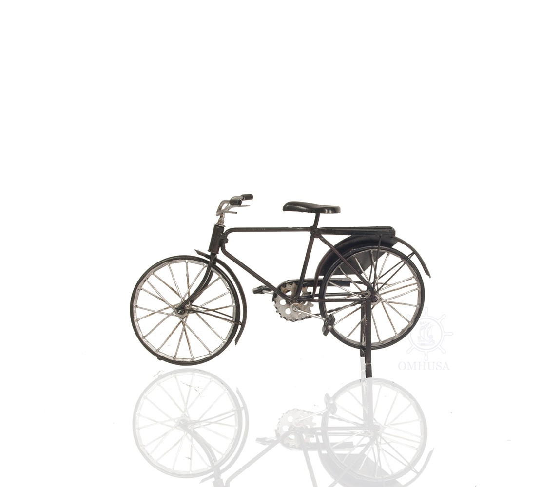 401156 Vintage Bicycle Sculpture