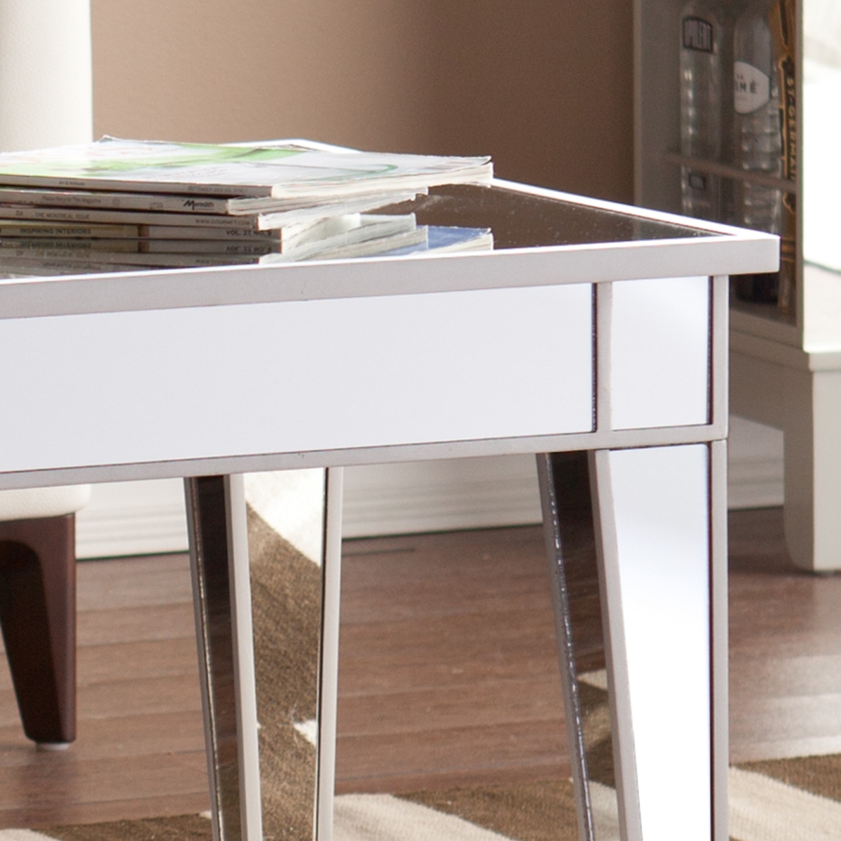 402167 42 in. Mirrored & Metal Rectangular Mirrored Coffee Table, Silver