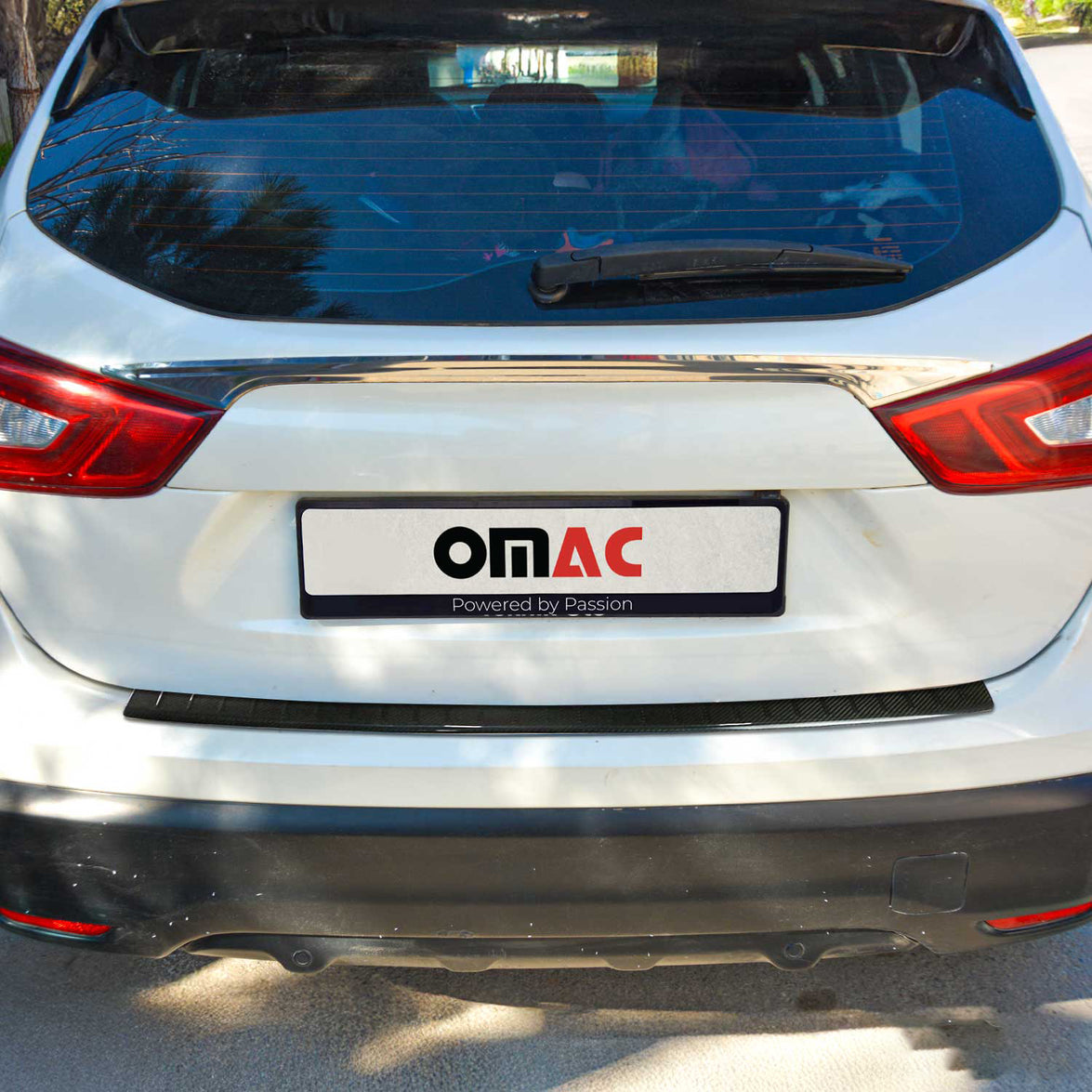 Picture of Omac USA 5023093C Carbon Fiber Rear Bumper Sill Cover for 2014-2017 Nissan Qashqai J11&#44; Gloss Black