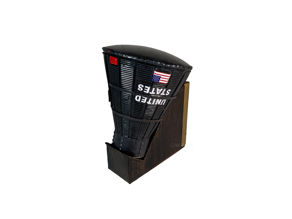 AJ124 Gemini IV Capsule Display Model