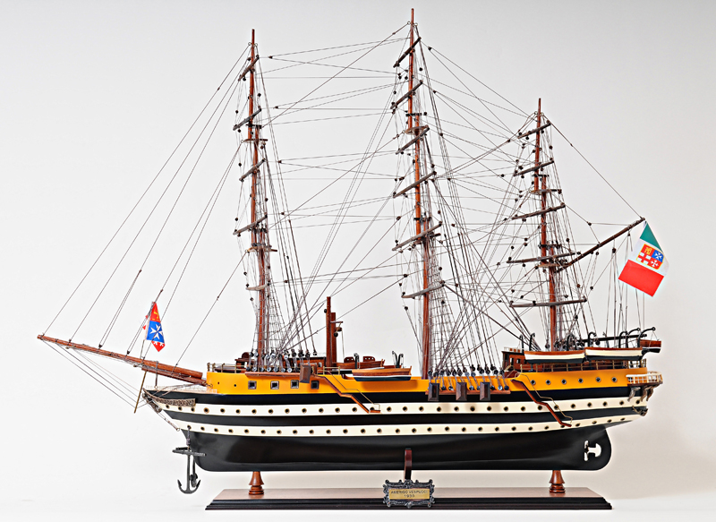 T005 Amerigo Vespucci Admiral Line Ship Model - Medium
