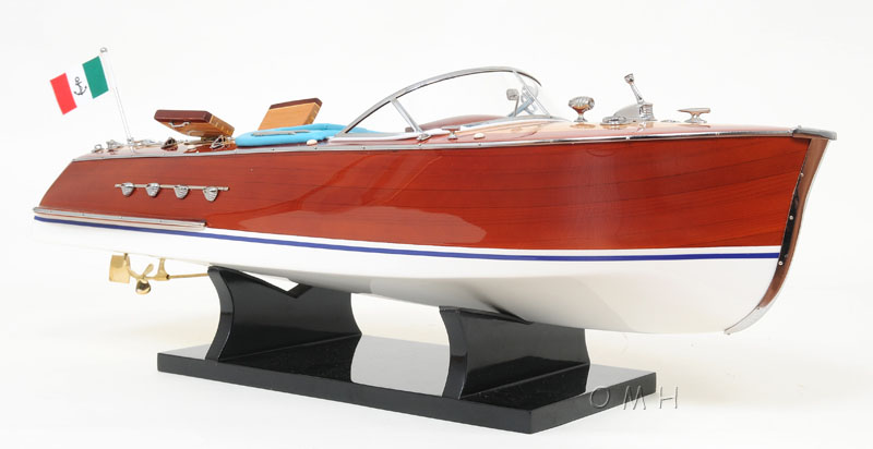 B125 Triton Painted Boat - Medium