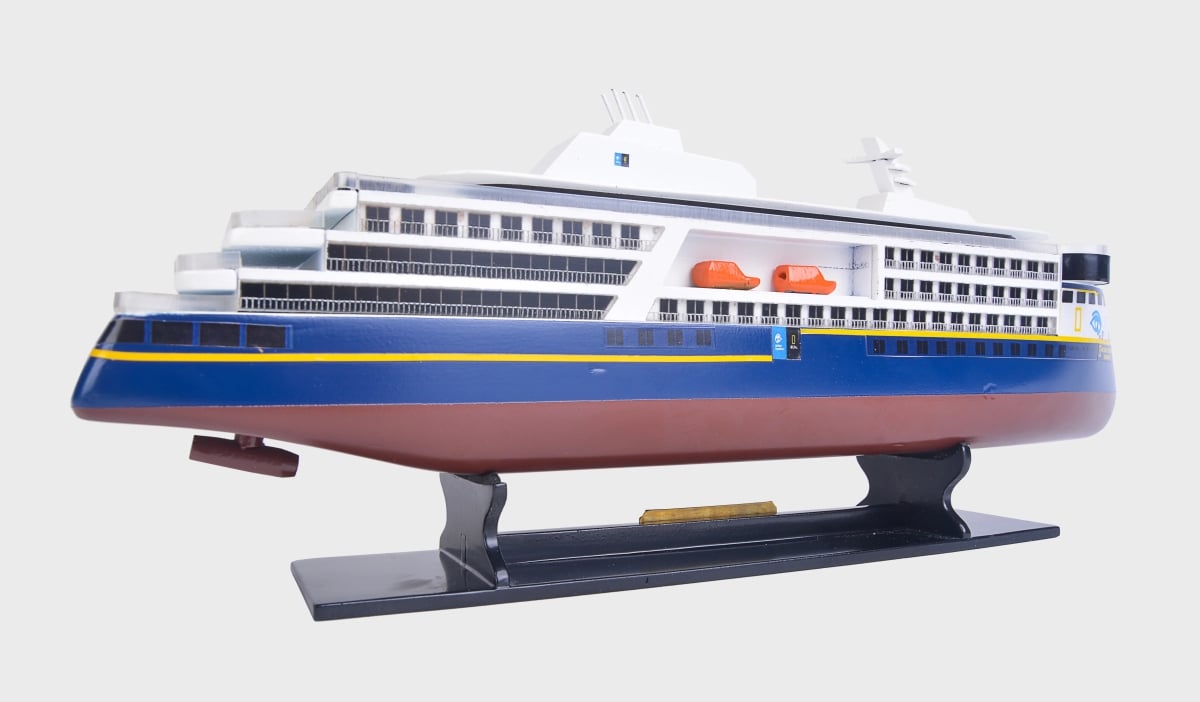 C130 National Geographic Endurance Painted Cruise Ship Model - Small