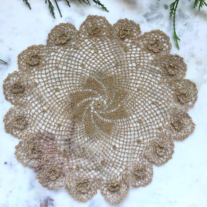 Picture of Peking Handicraft 06PR001GD10 10 in. Annies Treasures Irish Rose Fine Crochet Doilies, Red & Gold
