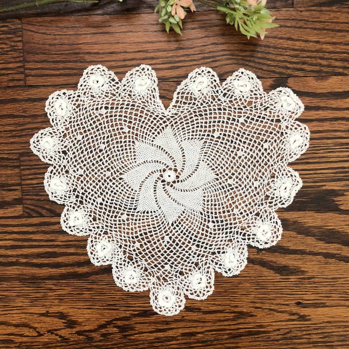 Picture of Peking Handicraft 06PBM0123W10 10 in. Annies Treasures Irish Rose Heart Shape Doilies&#44; Multi Color