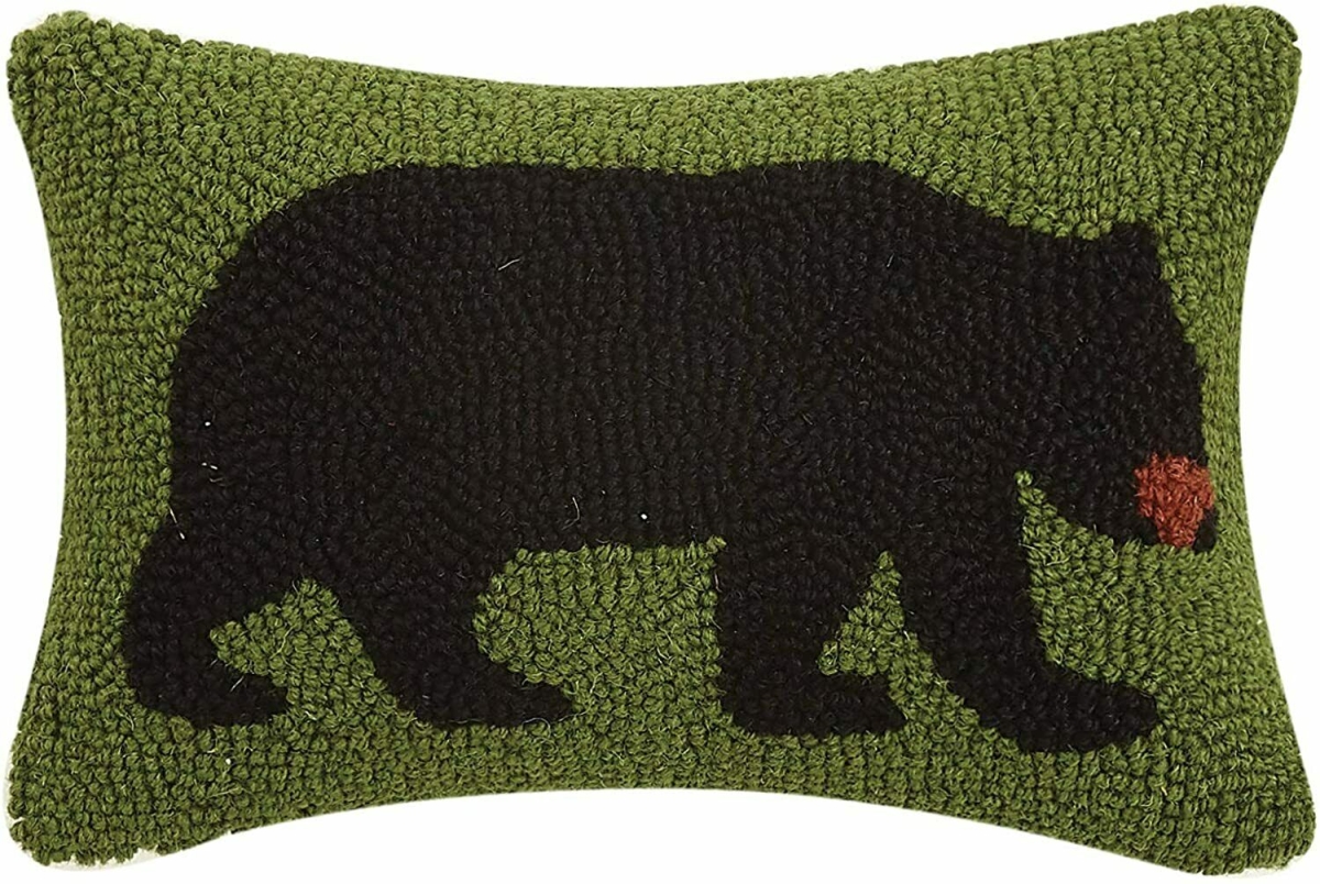 30JES859C12OB 8 x 12 in. Bear Hooked Pillow