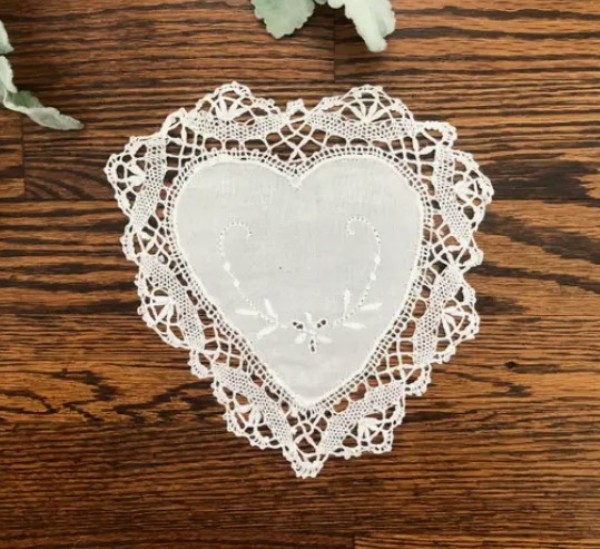 Picture of Peking Handicraft 0640044W08HT 8 in. Embroidered Crochet Doily with Heart Shape Cluny Lace