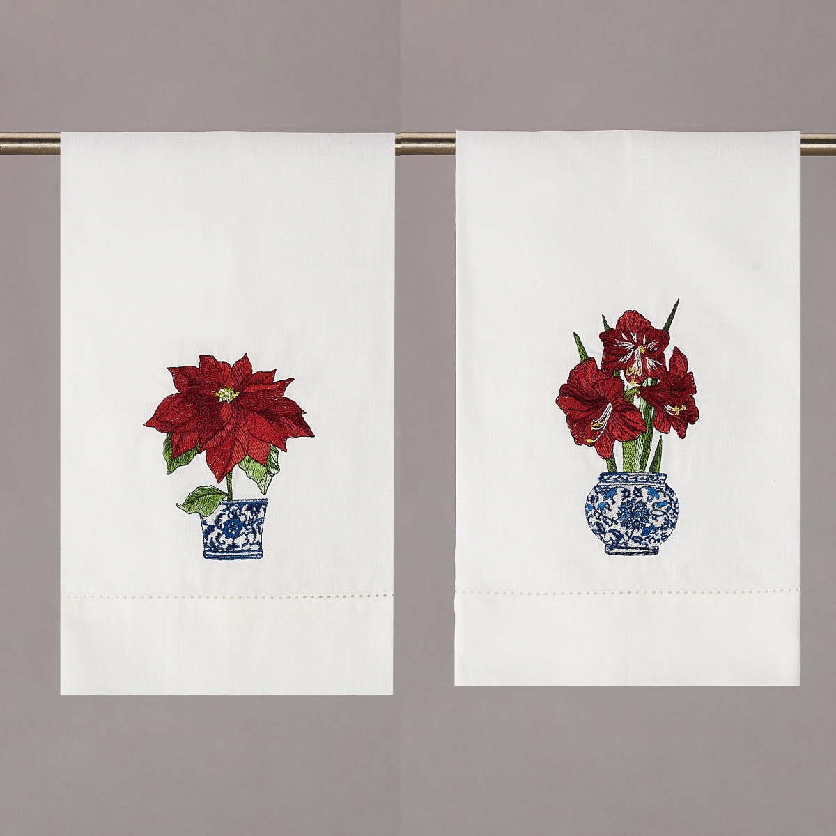 04SERX424WC 14 x 22 in. Holiday Chinoiserie Embroidered Guest Towel