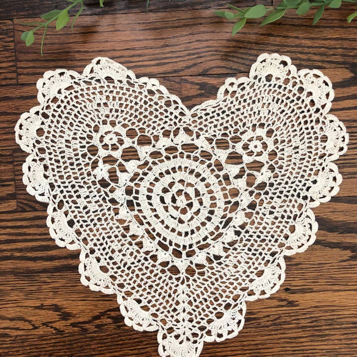 Picture of Peking Handicraft 06PBC0003E12 12 in. Annies Treasures Heart Shape Doilies&#44; Multi Color