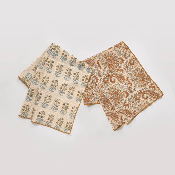 Picture of Peking Handicraft 04KTW6C 20 x 28 in. Gauze Amber Kitchen Towel Set, Multi Color 