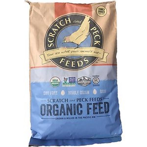 Picture of Scratch & Peck Feeds 092003 40 lbs Clucking Good Organic Scratch Chicken & Corn Poultry Treat