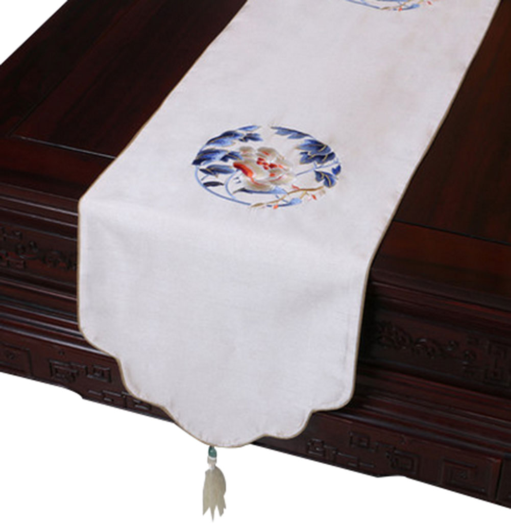 Picture of Panda Superstore PS-HOM3742021-LILY00087 Embroidery Modern Coffee Tablecloth