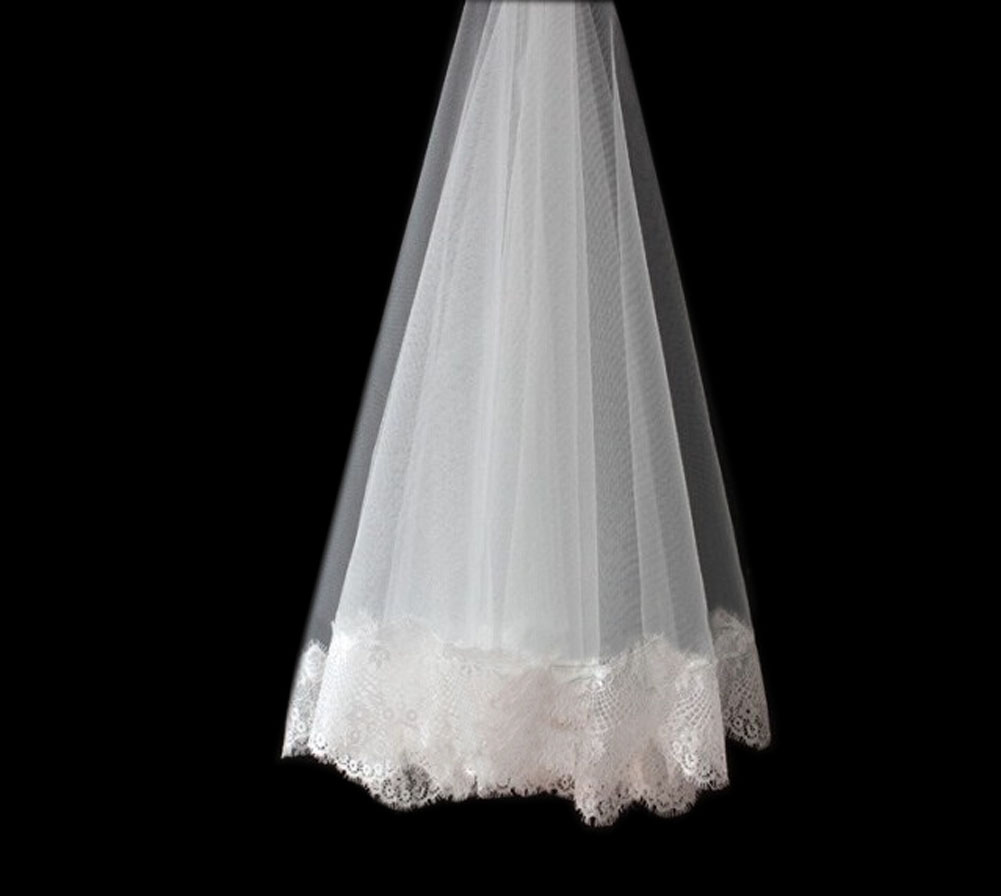 Picture of Panda Superstore PS-BEA11058011-HIROCO00755 Elegant 2 Meter Long Single-layer Lace Edge Bridal Wedding Veil with Combs, Beige