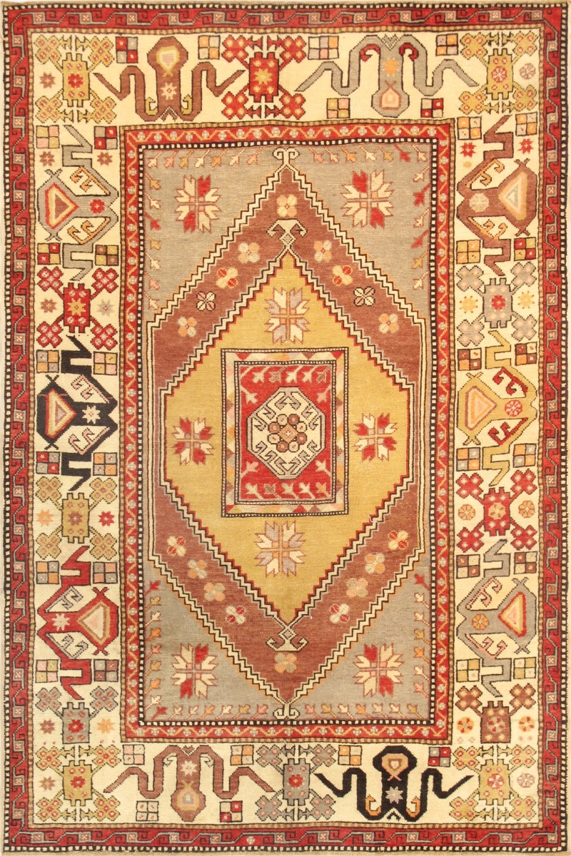 Vintage Oushak Collection Tan Lamb's Wool Area Rug- 5' 7' X 8' 9'