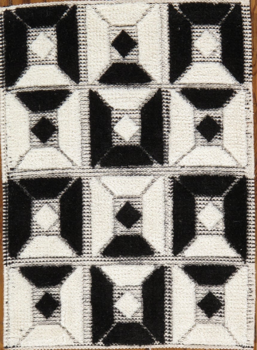 Modern Collection Hand-Knotted Lamb's Wool Ivory Area Rug