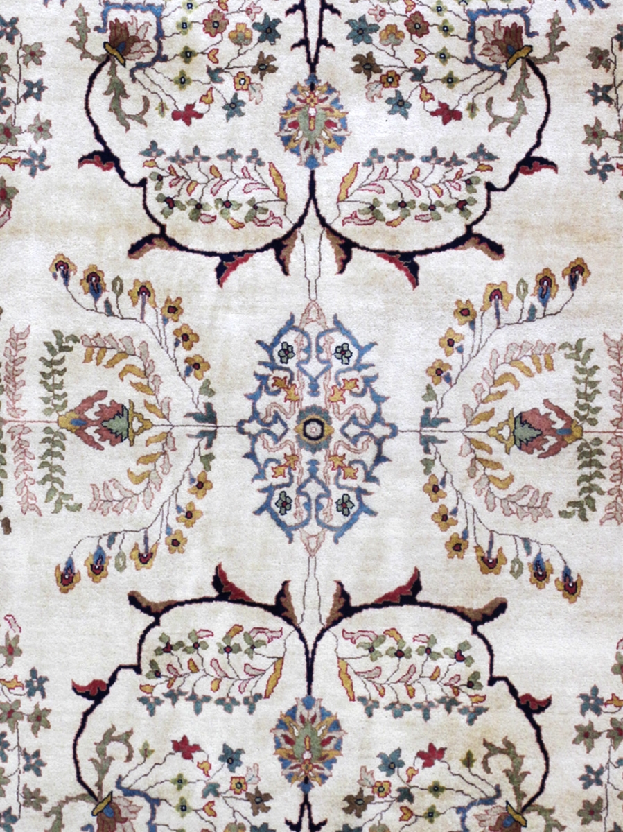 P-425 10X17  AZ Hand-Knotted Ivory/Navy Lamb's Wool Area Rug- 9' 8'' X 16'11''