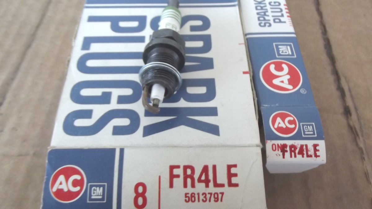 FR4LE Heavy Duty Spark Plug