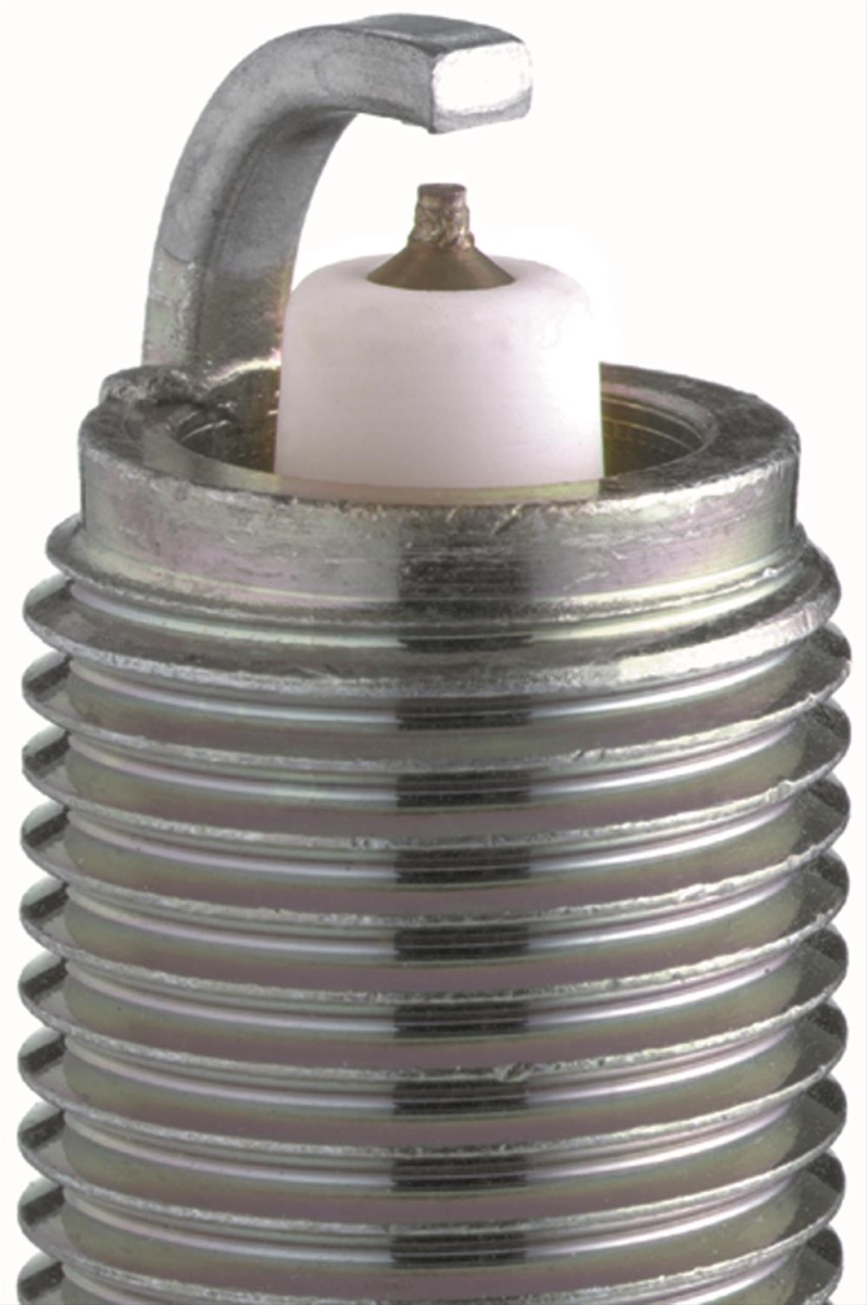 7418 Laser Iridium Spark Plugs for 2000-2003 Chevrolet Tracker Subbase